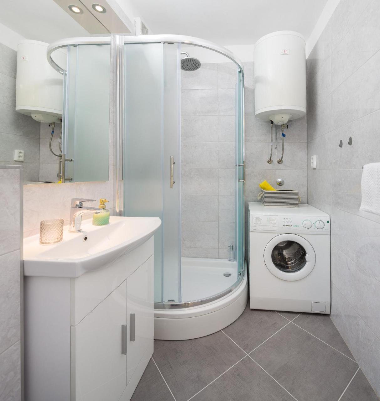 Apartma Sidro *